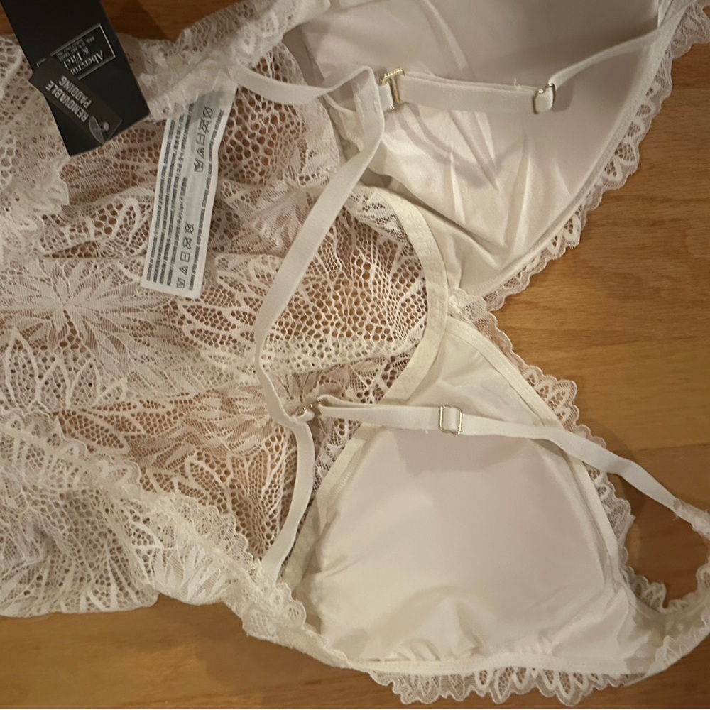 Abercrombie & Fitch Lace White Bodysuit Size Large - Picture 3 of 6